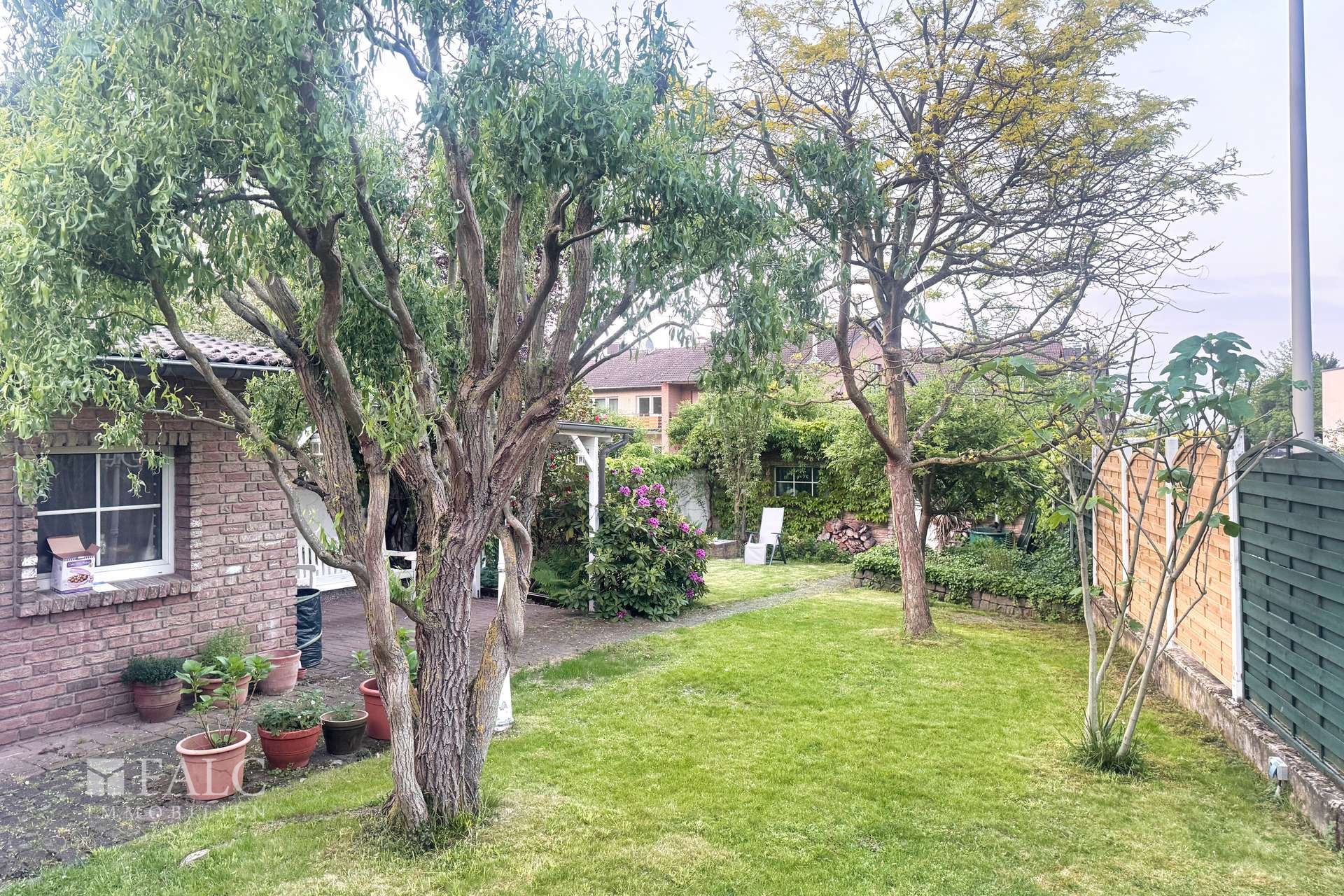 Garten mit Grillplatz
